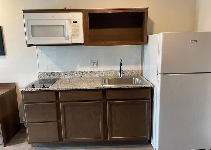 Woodspring Suites Detroit Madison Heights