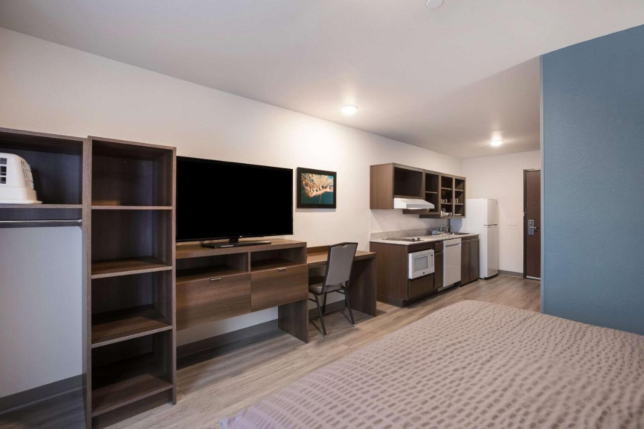 Woodspring Detroit Hotel Madison Heights