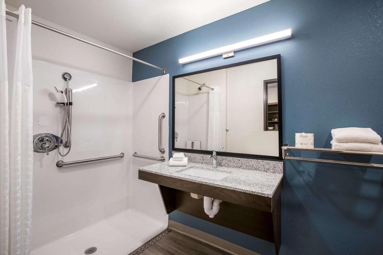Hotel Woodspring Detroit Madison Heights