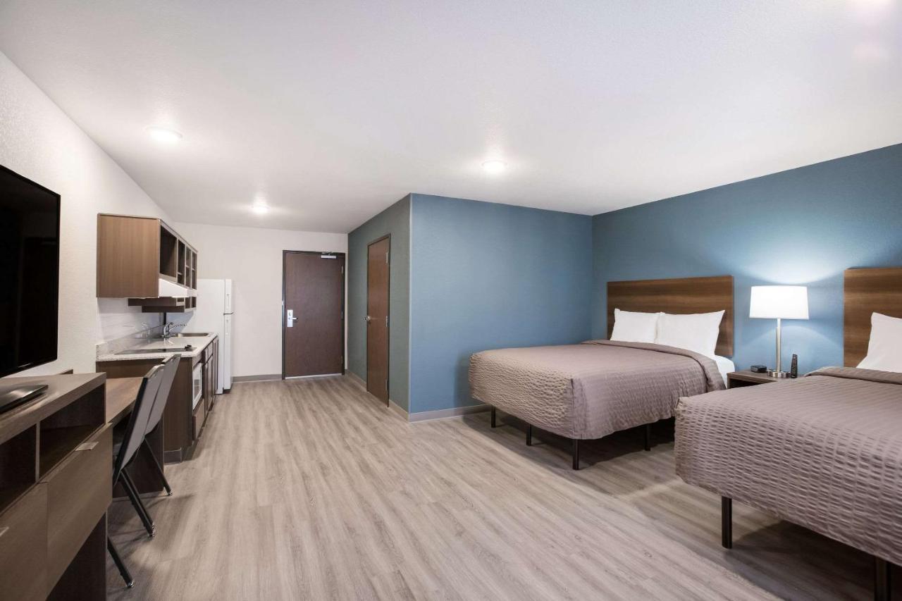 Woodspring Detroit Hotel