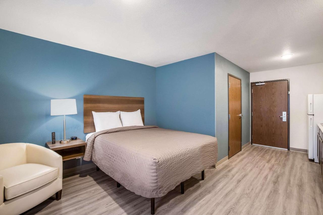 Woodspring Detroit Hotel